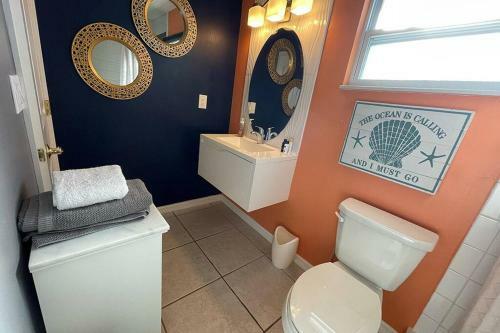 Apartamento Waterfront Condo, Private Dock, 5min Walk To Beach