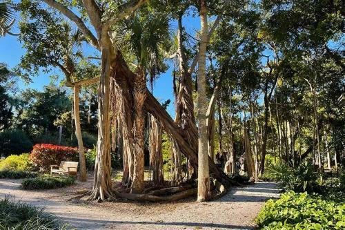 Apartamento Waterfront Condo, Private Dock, 5min Walk To Beach