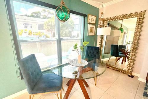Apartamento Waterfront Condo, Private Dock, 5min Walk To Beach