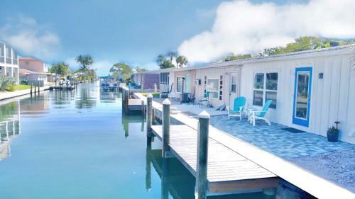 Apartamento Waterfront Condo, Private Dock, 5min Walk To Beach