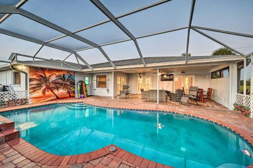 Canalfront Cape Coral Home With Kayaks And Bikes!
