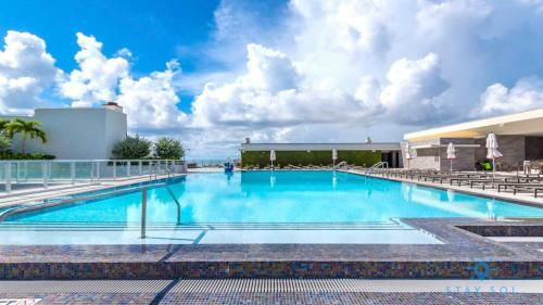 Posada 5 Beachfront Resort Rooftop Pool Hollywood Beach Broadwalk