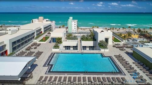 5 Beachfront Condo Roofto Pool 2 Bedroom Stunning View