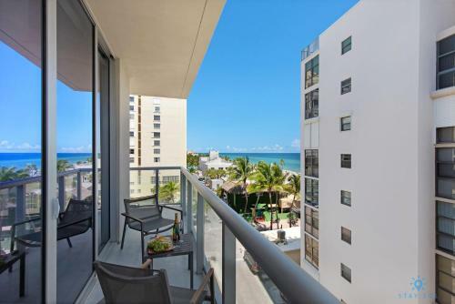 5 Resort Rooftop Pool Wrap Around Ocean View Balcony Hollywood Beach Broadwalk