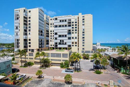 5 Resort Rooftop Pool Wrap Around Ocean View Balcony Hollywood Beach Broadwalk