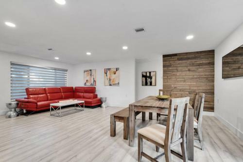 Hollywood Hills 3bd House With Backyard & Bbq