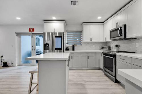 Hollywood Hills 3bd House With Backyard & Bbq