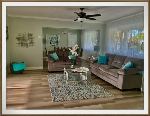 Gorgeous Modern Villa 5 Minutes From The Beach