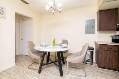 Spacious Apartment Close To Hardrock & Ftl Airport