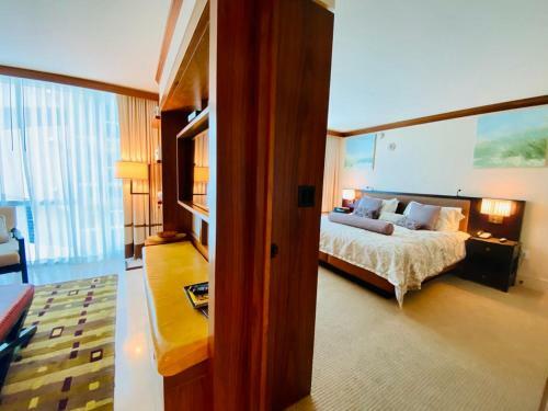 Ocean Access 2br Apartment Carillon