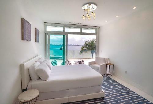The Bay Villa