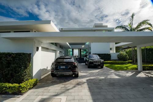 The Bay Villa