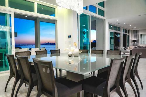 The Bay Villa