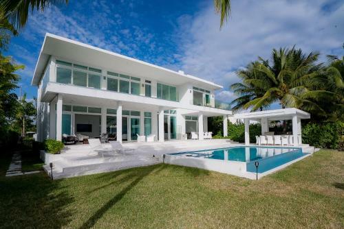 The Bay Villa