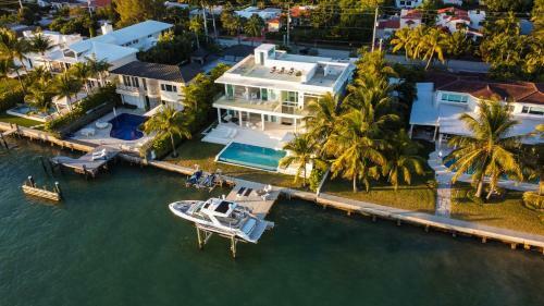 The Bay Villa