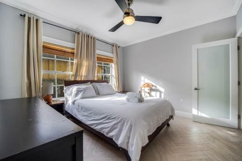 Coral Way - Brickell Area 3br House With Backyard