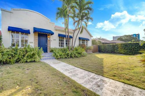 Coral Way - Brickell Area 3br House With Backyard