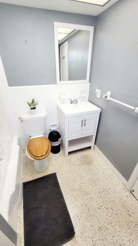 Charming Artsy Apartments