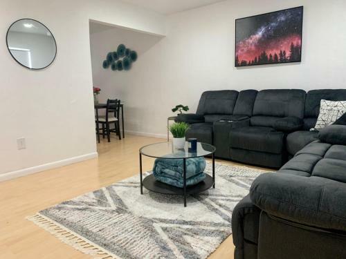 Peaceful 2 Br Home In Miami Modern District