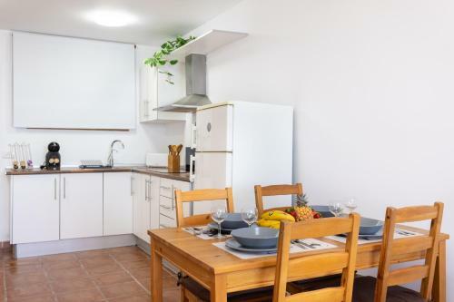 Home2book Sea View Cozy Apartment