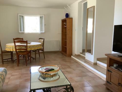Maison Dans La Campagne Avec Piscine