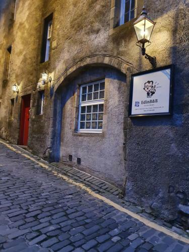 Edinb&b