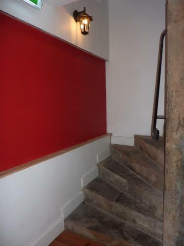 Edinb&b