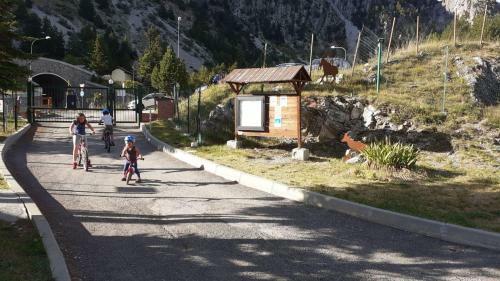 Small Chalet In A Meadow For 4 People