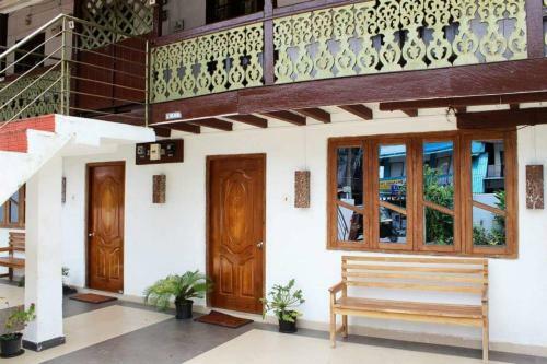 Bed & Breakfast Kapoor Tourist Cottage
