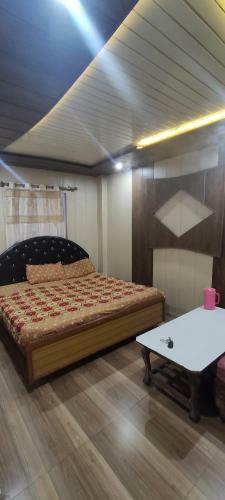Hostal Hotel Monal Sarahan Bsr
