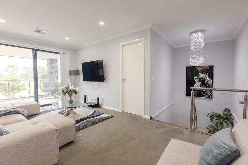 Captivating 5br Pet Friendly Home With Fully Fully Equiped Kitchen And Fast Wifi