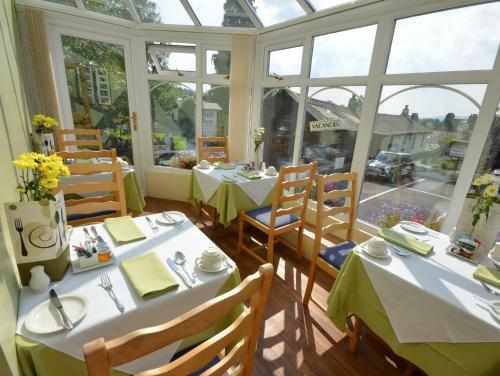Hostal Southview Guest House & Indoor Pool