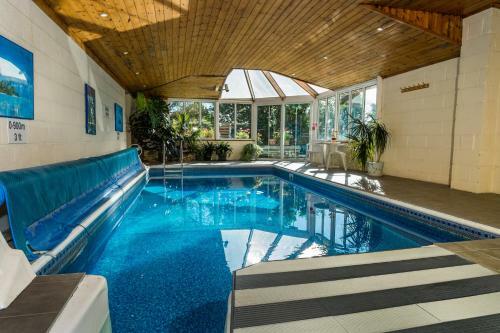 Hostal Southview Guest House & Indoor Pool