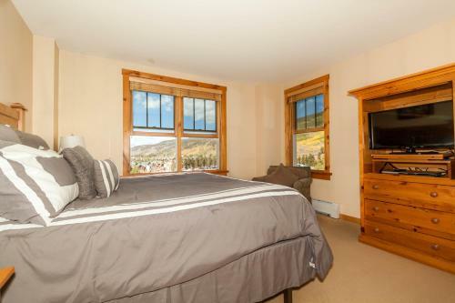 Summit River Lodge & Campsites