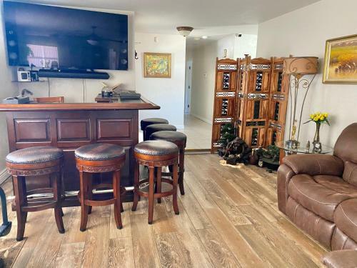 Beachside Pool, Jacuzzi, Golf Cart, Kids, Pet Home