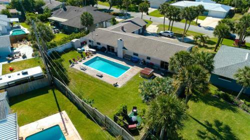 Beachside Pool, Jacuzzi, Golf Cart, Kids, Pet Home