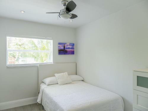 Luxury Pool Home 15 Min From Airport