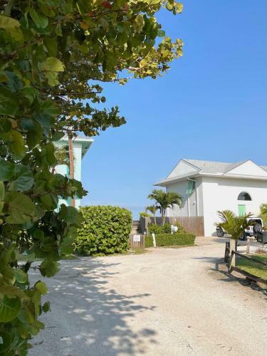 Vero Surf House ? Private Beach