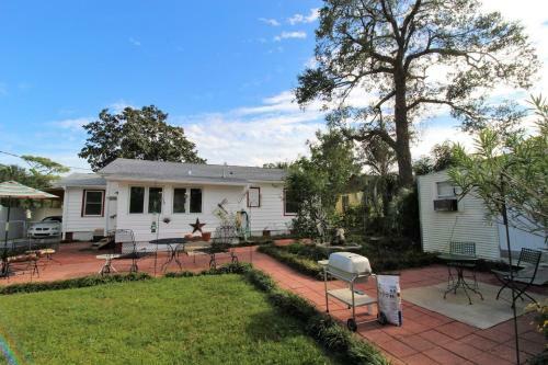 Navy Point Bungalow