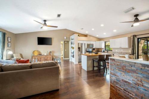 Cozy Home In Gulf Gate
