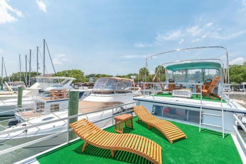 River View Houseboat