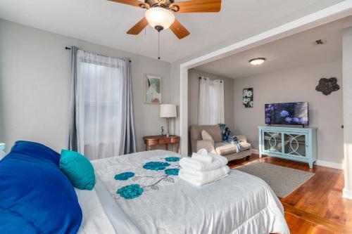 Cozy Hideaway Near Seminole Heights