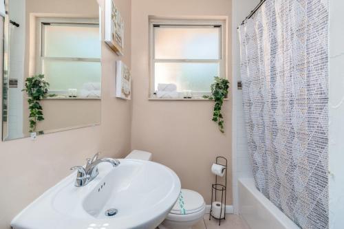 Cozy Hideaway Near Seminole Heights