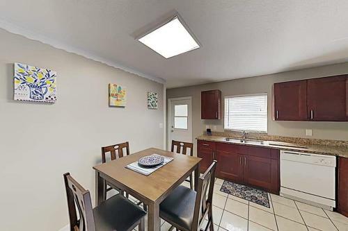 Modern And Cozy Home 10 Mins To Beach