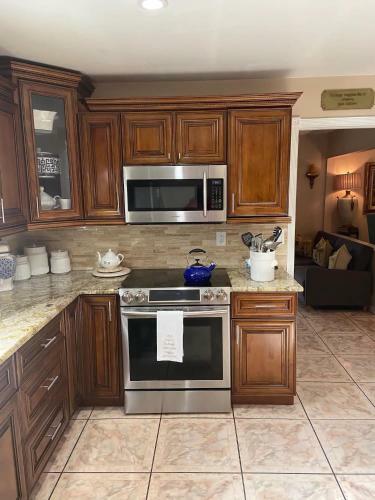 Bongo Stays Beautiful Upscale Home Close To The Airport