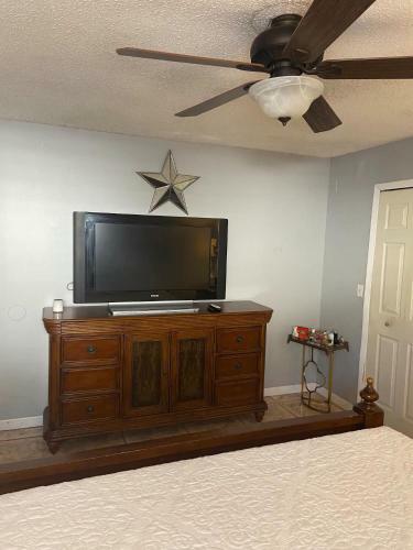 Bongo Stays Beautiful Upscale Home Close To The Airport