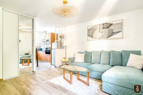 Charming Apartment In A Castle In Town