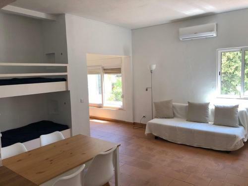 Apartamento Pedras D'el Rei, T0 Renovado
