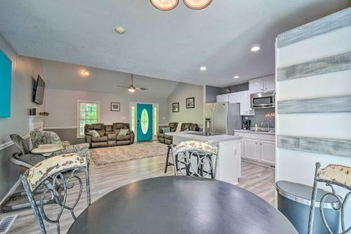 Charming Ranch-style Home Near Lake Lanier!