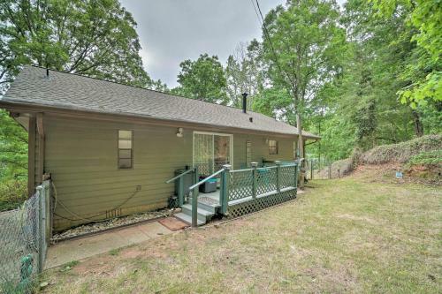 Lakeside Gainesville Cottage With Dock And Grill!